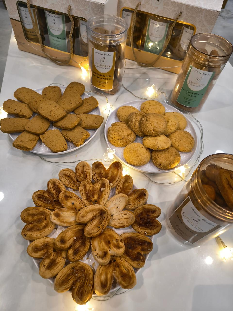 Cappiness-labelled cookie jars with palmiers and butter cookies